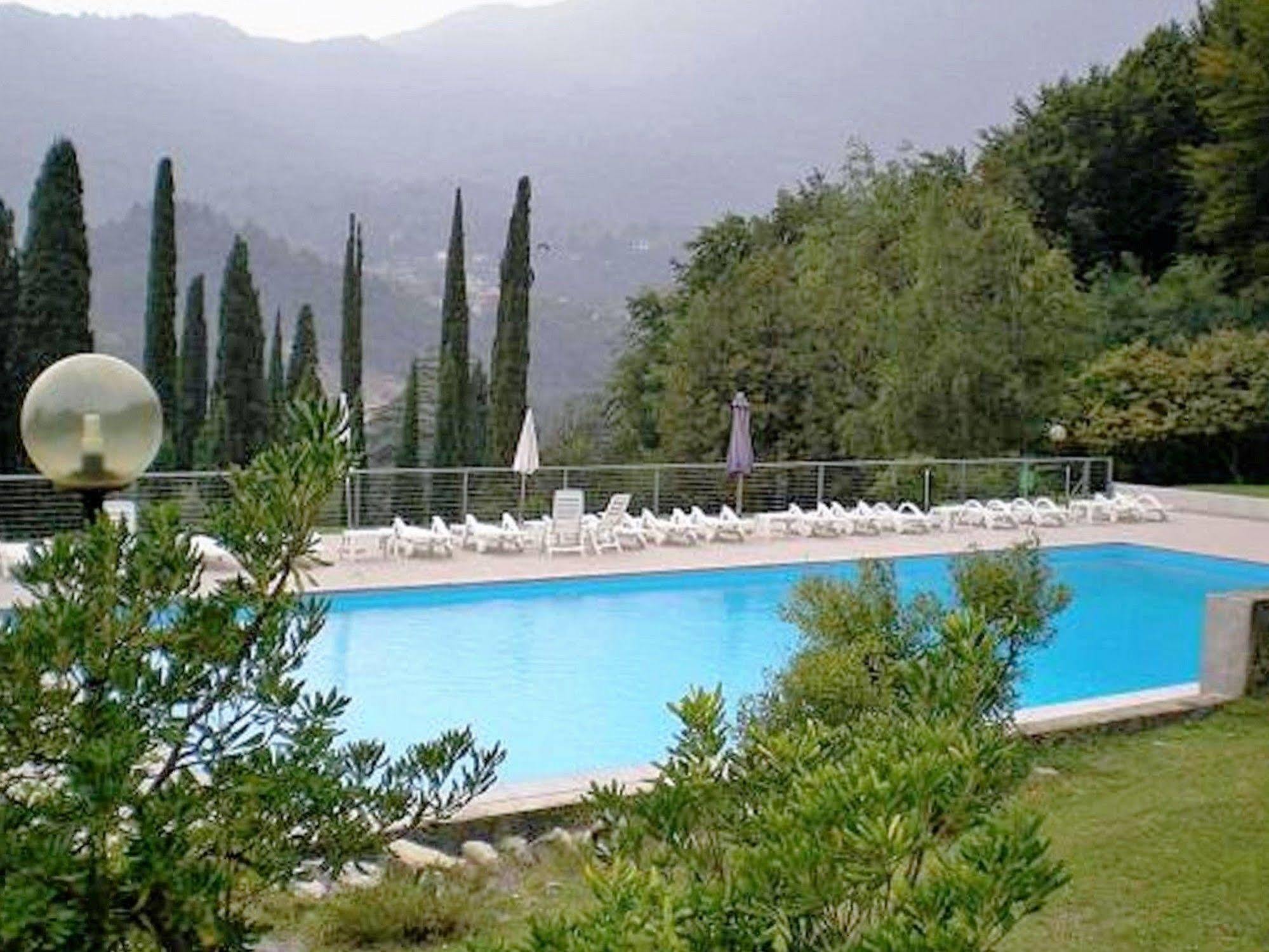 Le Terrazze Vista Lago Piscina Tennis Parking Wi-Fi メナッジョ エクステリア 写真